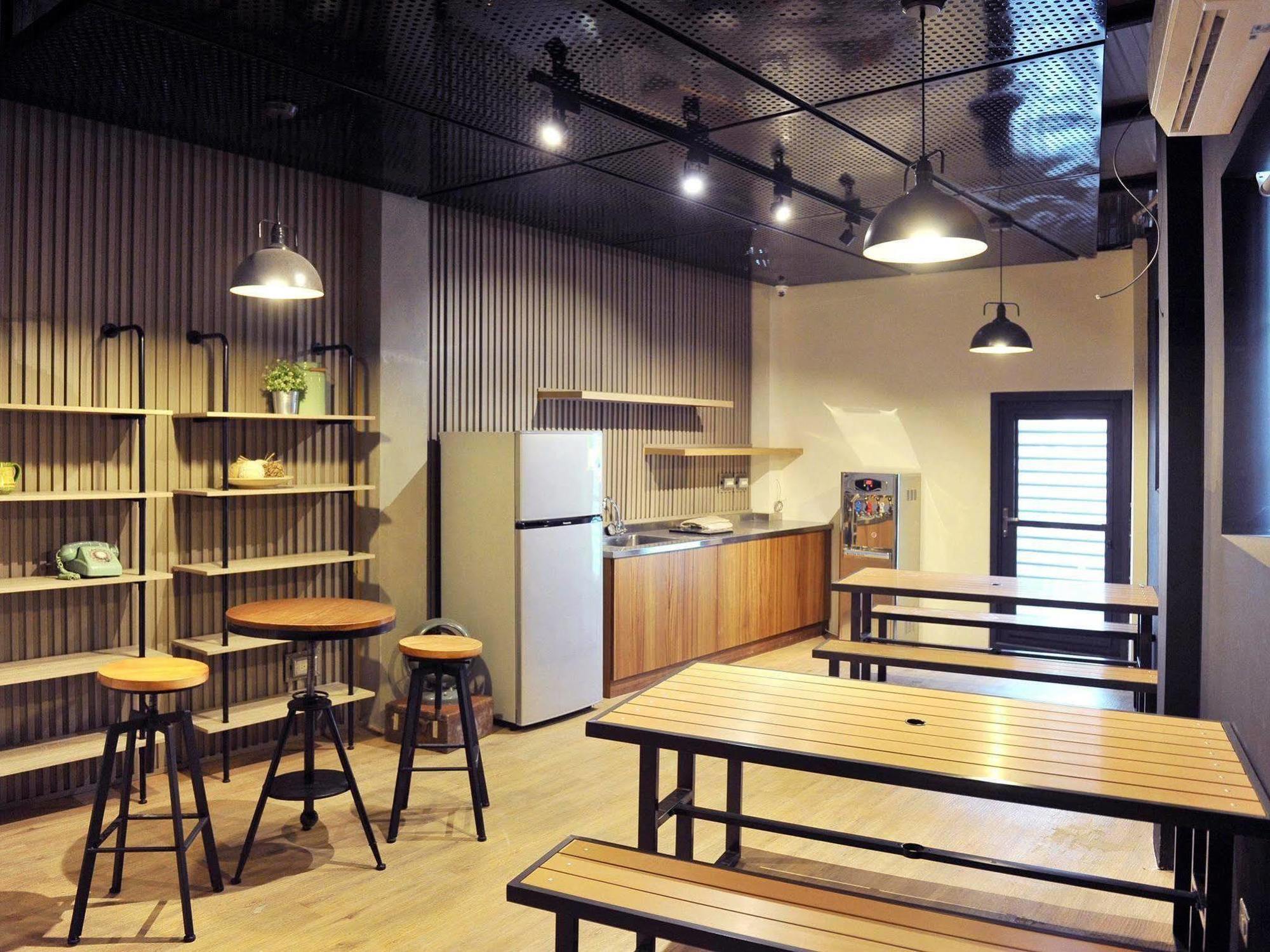 Partyo Hostel Taichung Eksteriør billede