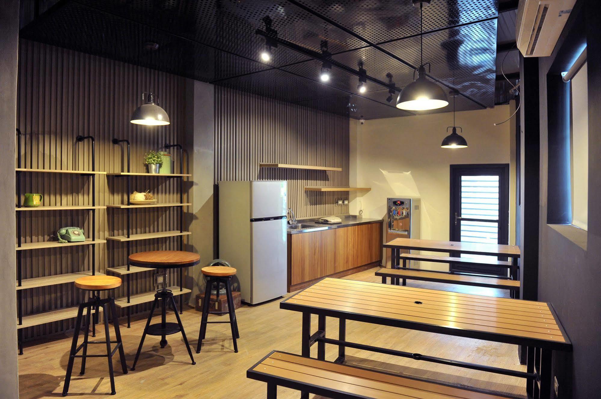 Partyo Hostel Taichung Eksteriør billede