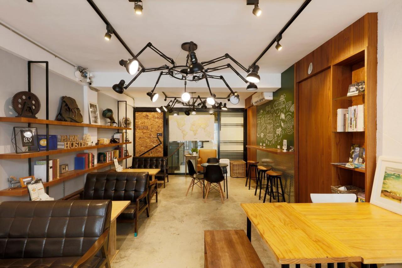 Partyo Hostel Taichung Eksteriør billede