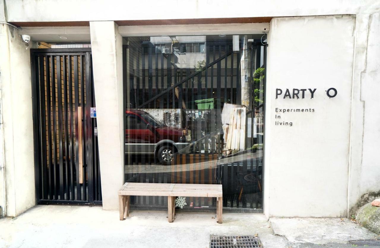 Partyo Hostel Taichung Eksteriør billede