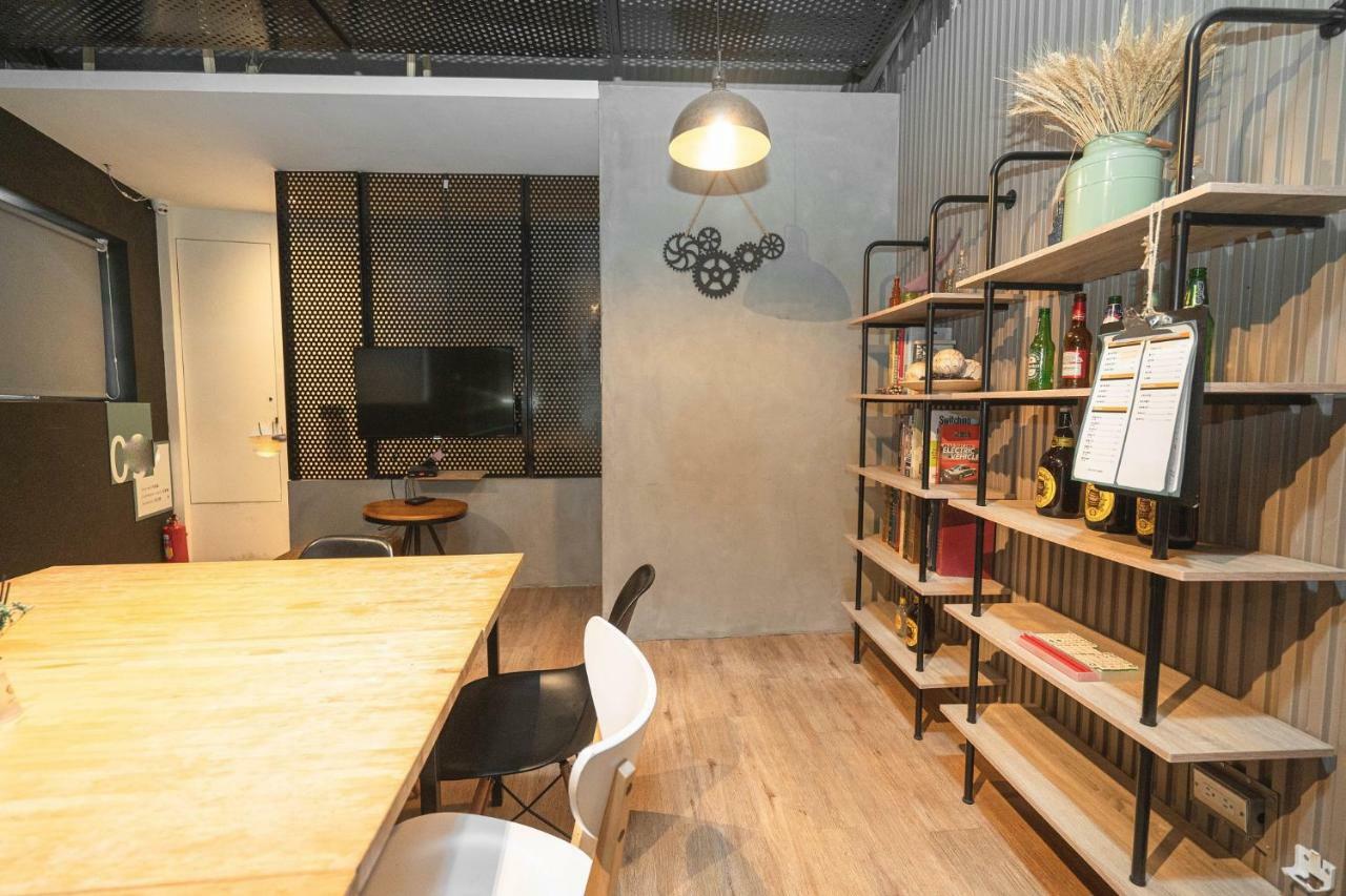 Partyo Hostel Taichung Eksteriør billede