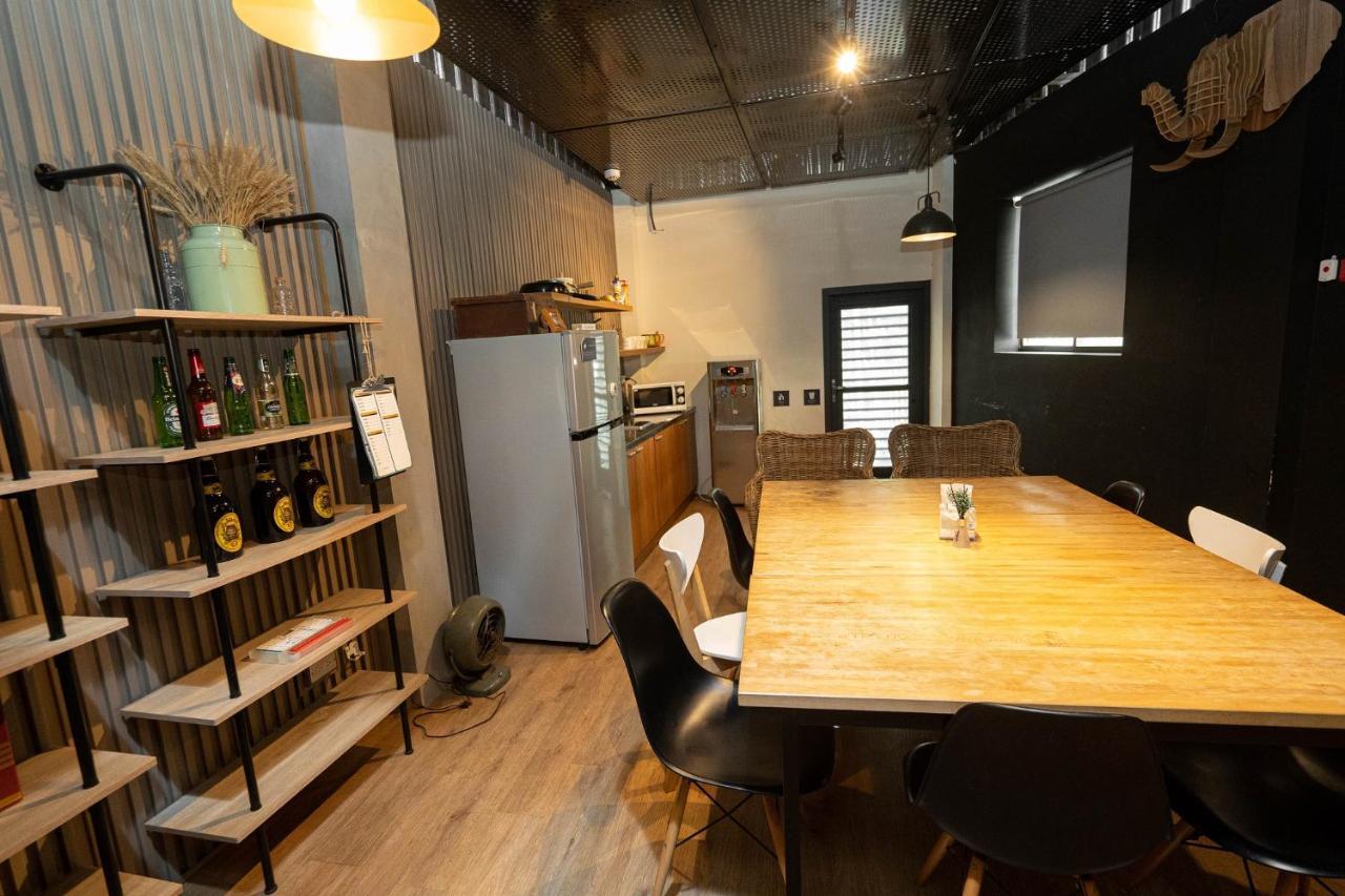 Partyo Hostel Taichung Eksteriør billede